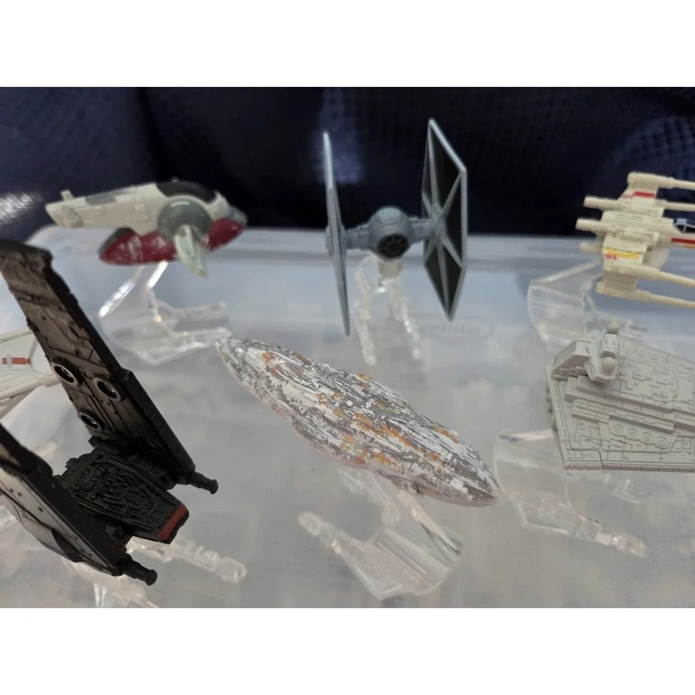 Star Wars Hot Wheels Lot of 11 ships - Includes STANDS